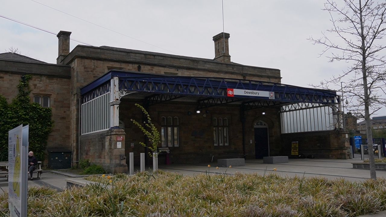 WalkByDewsburyRailStation_chapter11